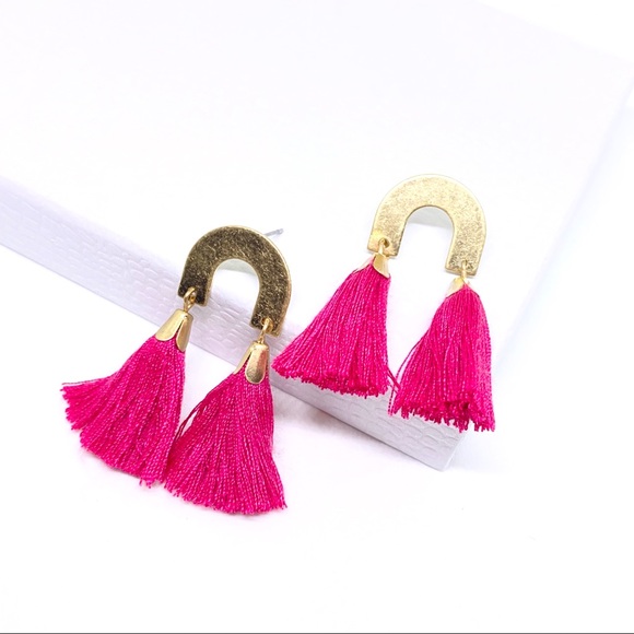 2/$35🖤 Anthropologie Gold Horseshoe Hot Pink Tassel Geometric Earrings D… - Picture 8 of 8